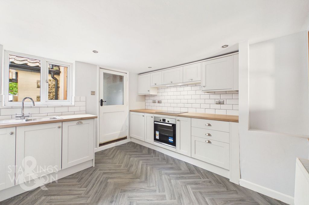 Property photo 3 of 24