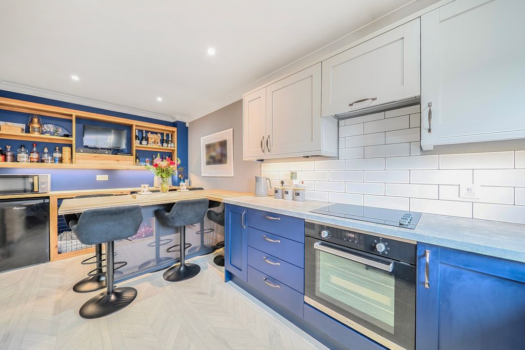 Property photo 2 of 14 5376161