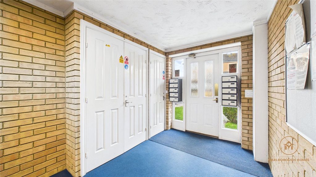 Property photo 2 of 16 Rm16