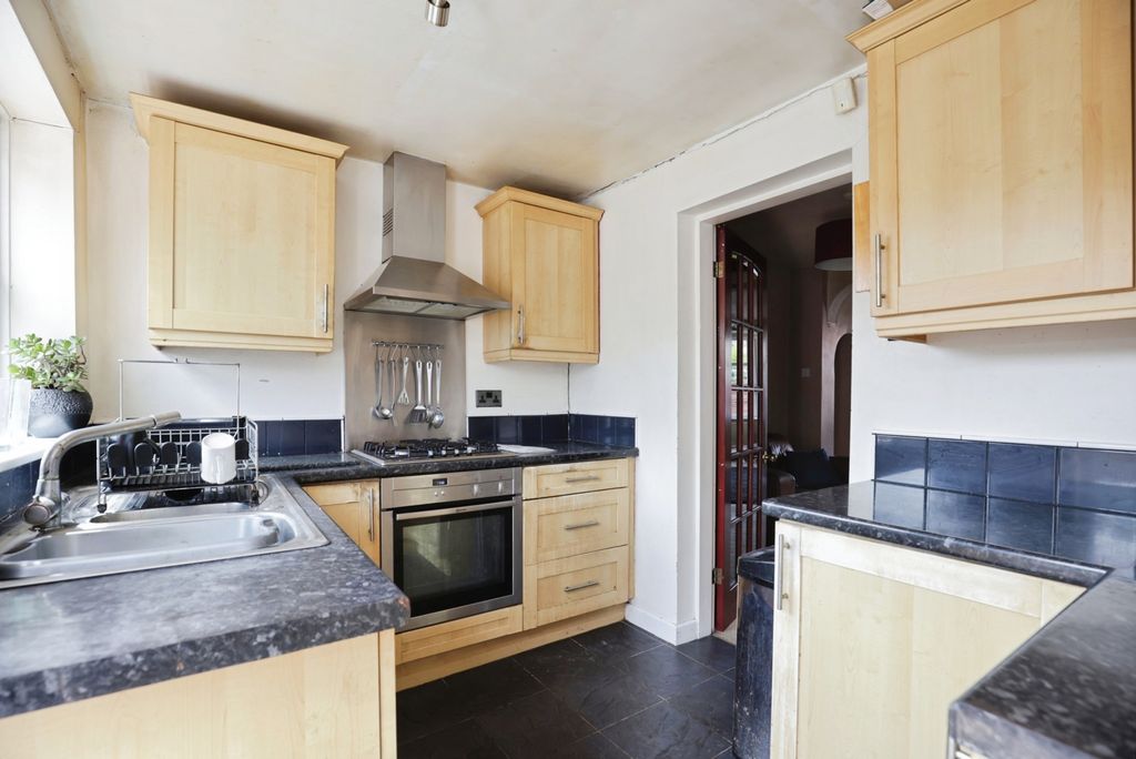 Property photo 3 of 17 Photo