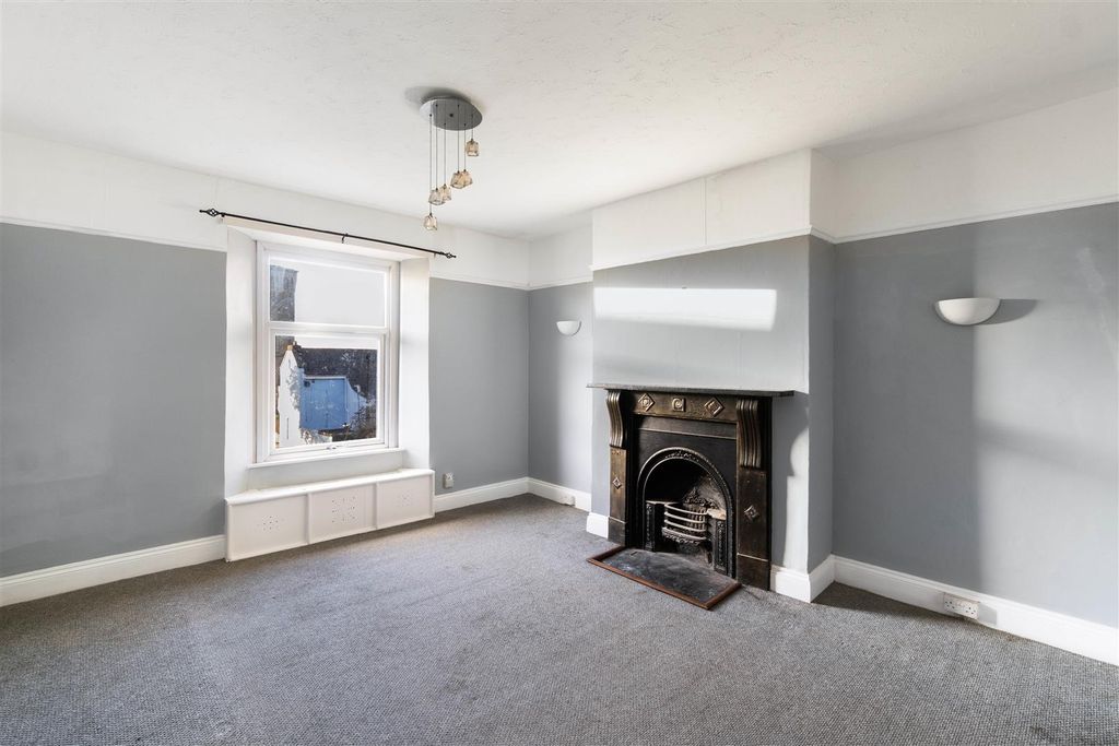 Property photo 2 of 9 Living Room