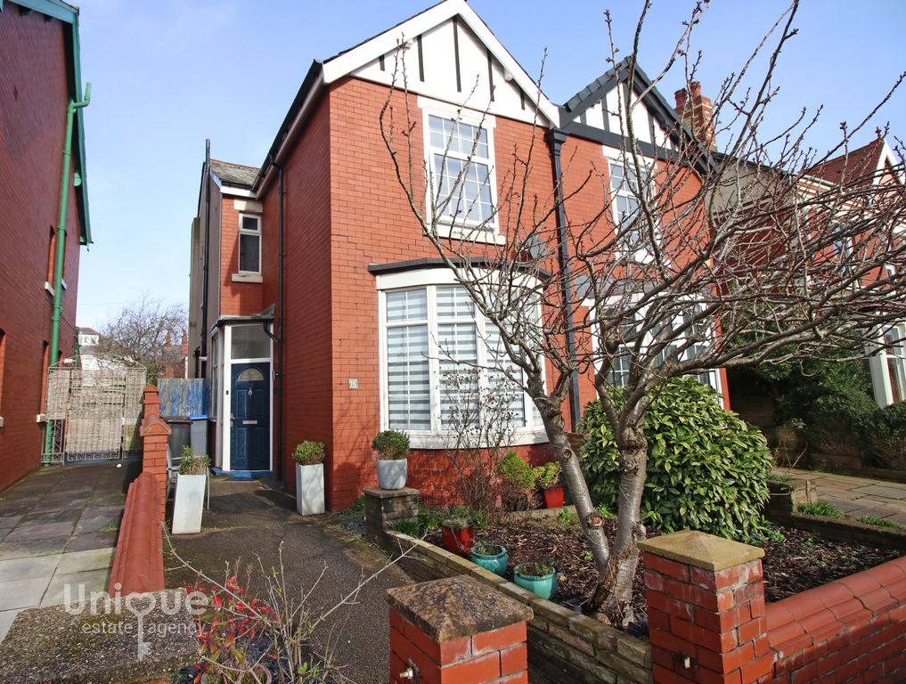 Property photo 1 of 21