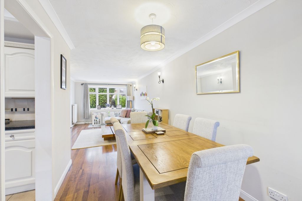 Property photo 3 of 24 Cam03162G0-Pr0395-Still007