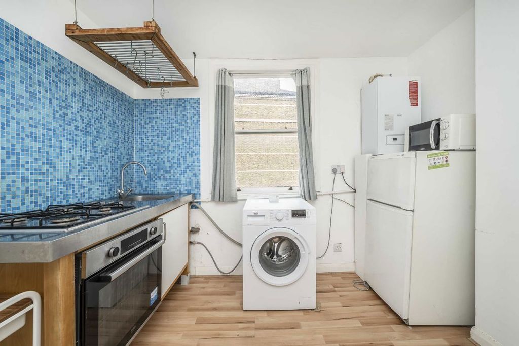 Property photo 3 of 4
