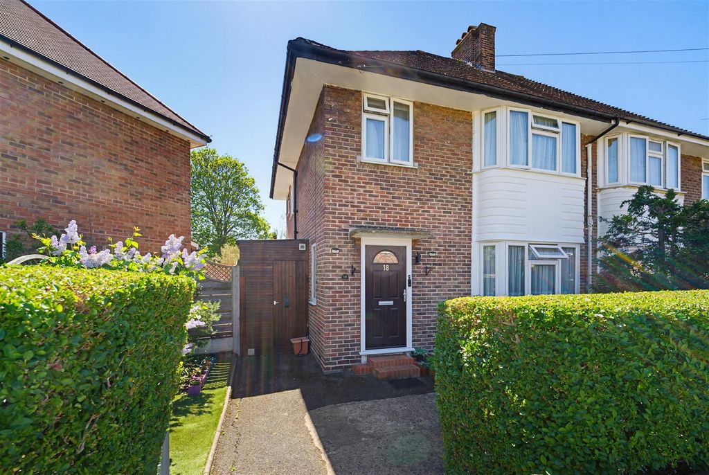 Property photo 1 of 15 18 Harp Road.Jpg