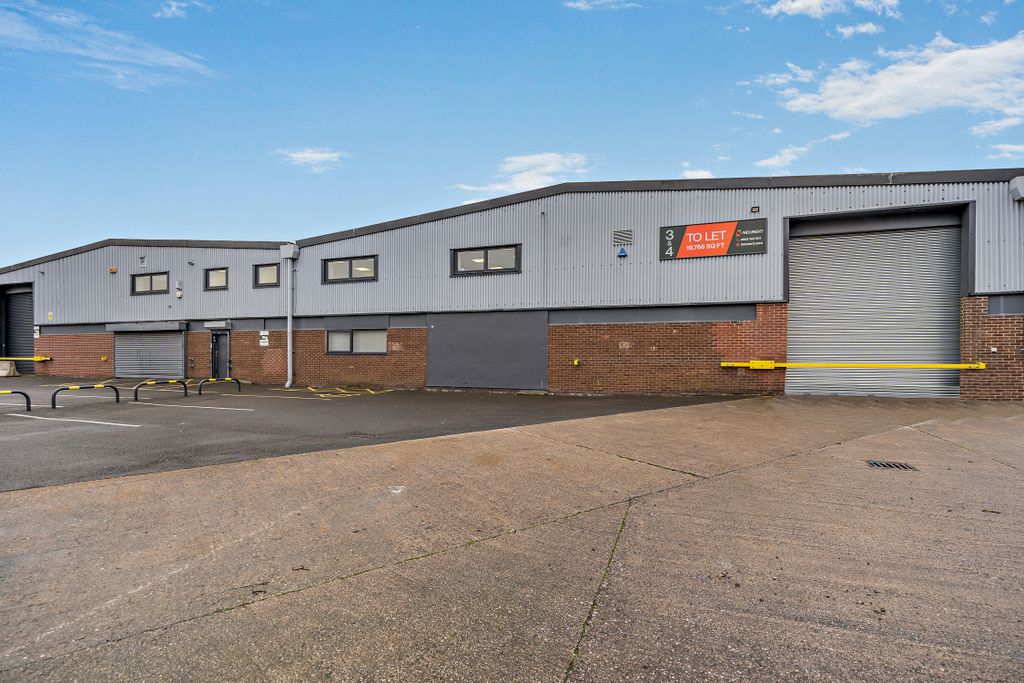 Property photo 2 of 34