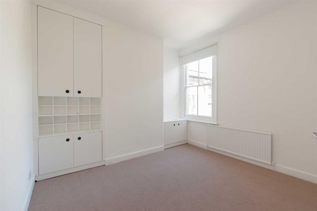 Property photo 3 of 8