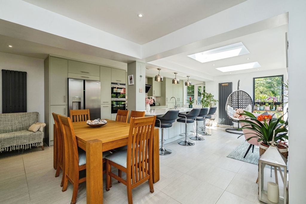 Property photo 2 of 24 Pbox-Img.Jpg