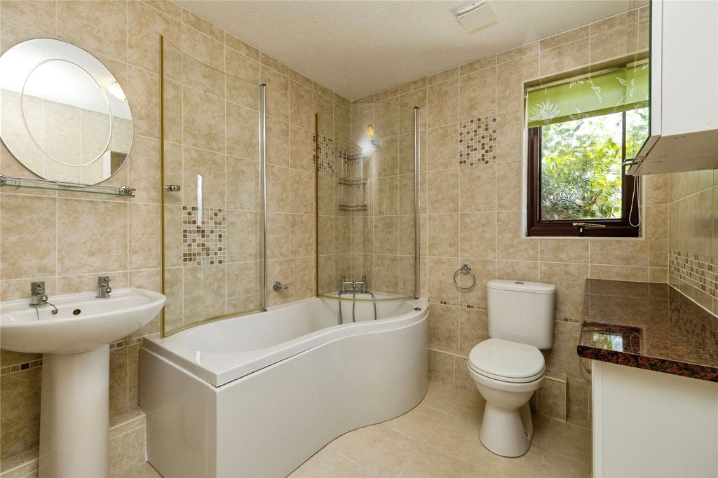 Property photo 3 of 12 Bathroom