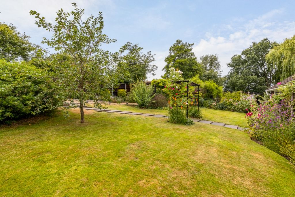 Property photo 2 of 38 Woodriggs (Throckenholt)-13