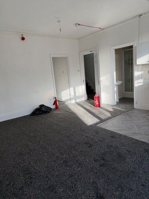 Property photo 3 of 8 Gallery