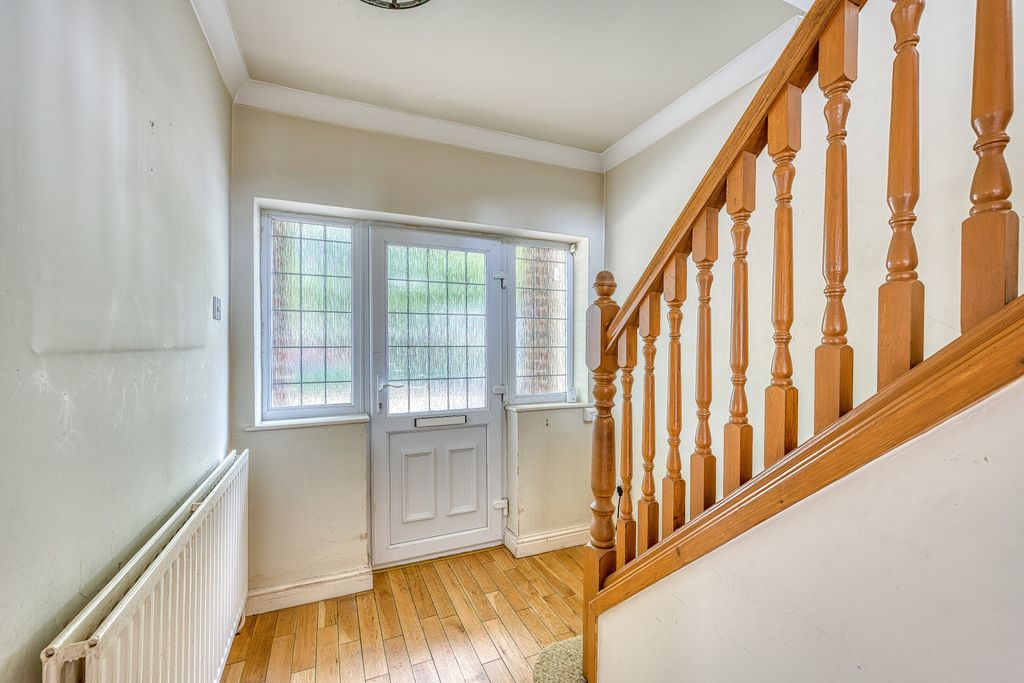 Property photo 2 of 18 Entrance Hallway