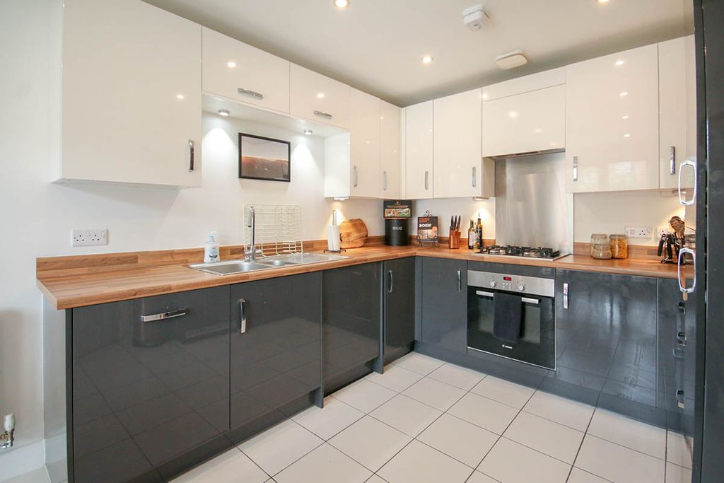 Property photo 3 of 11 Photography