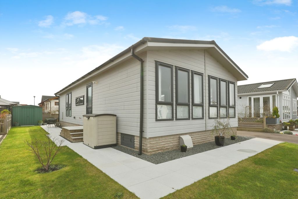 Property photo 1 of 17 Photo