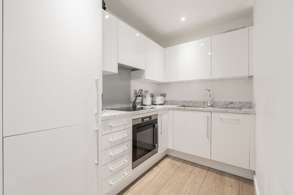 Property photo 2 of 28 4250222