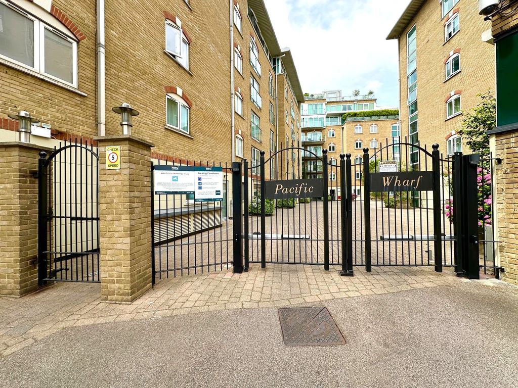 Property photo 2 of 11