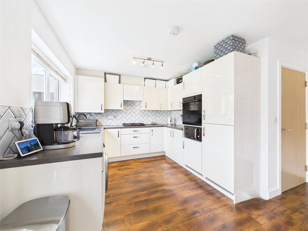 Property photo 3 of 21 Picture No. 35