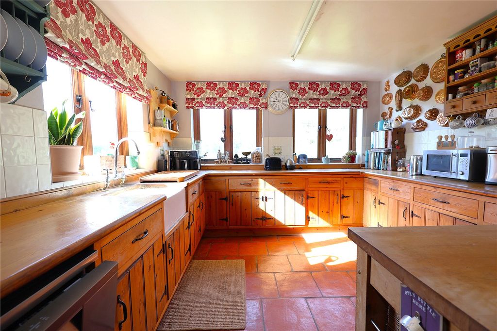 Property photo 2 of 35 Picture No. 16