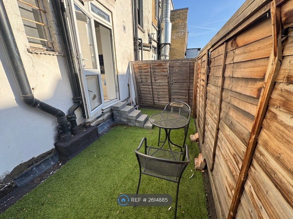 Property photo 1 of 22 Roof Terrace