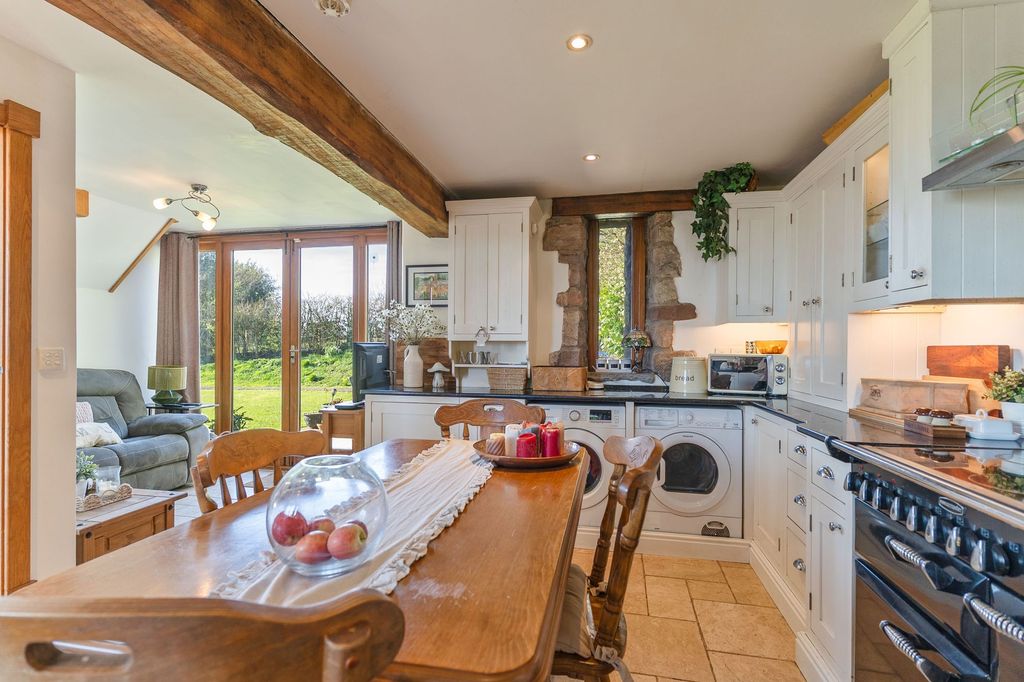 Property photo 3 of 40