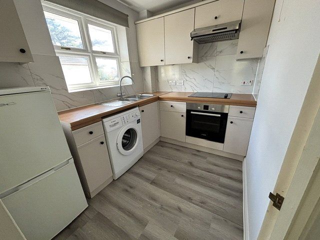 Property photo 2 of 9 Kitchen