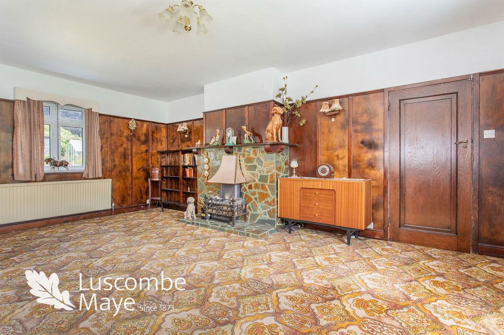 Property photo 3 of 14