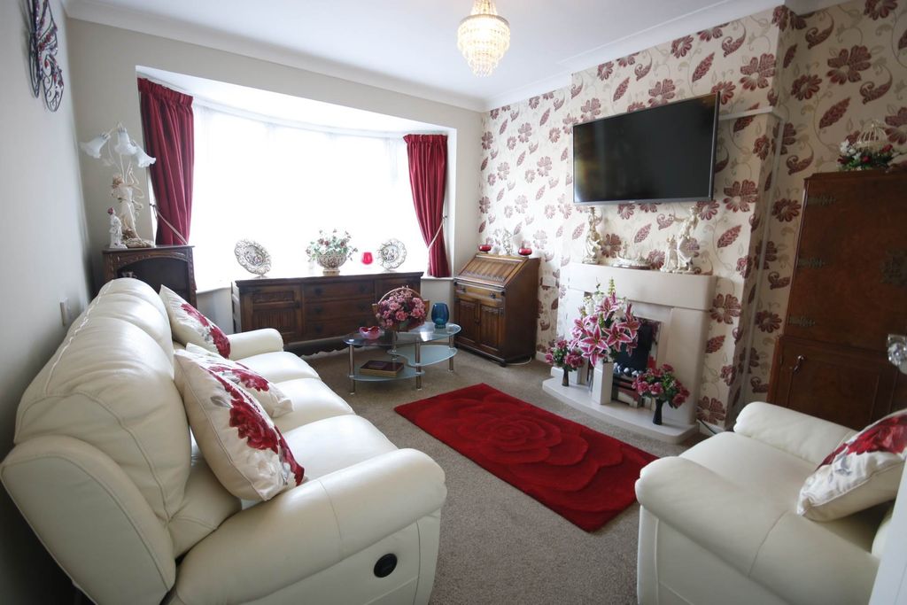 Property photo 2 of 20