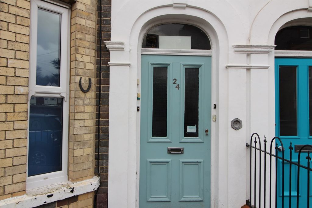 Property photo 1 of 7 (Main)