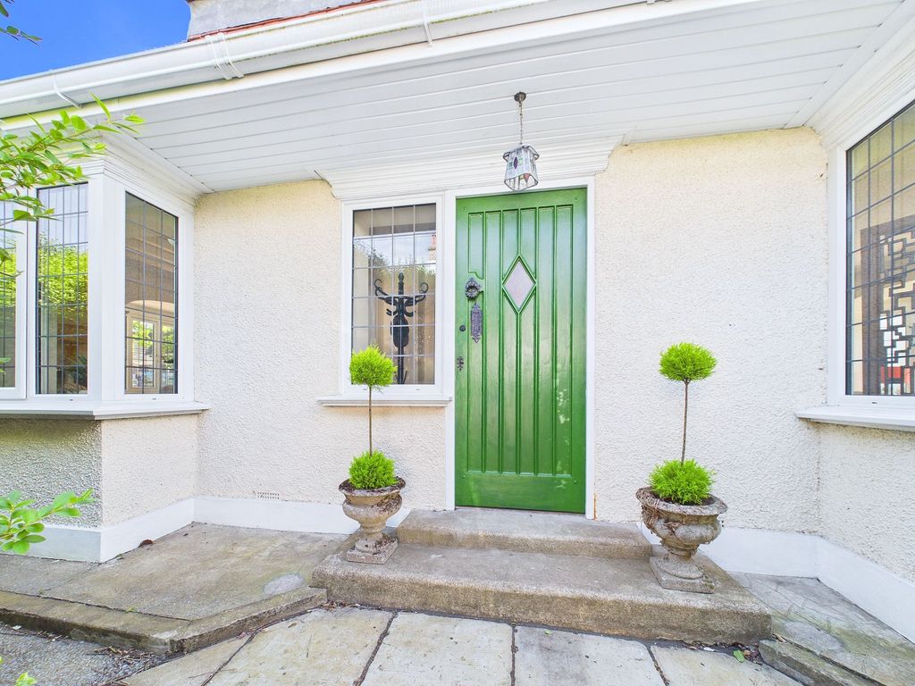 Property photo 2 of 49