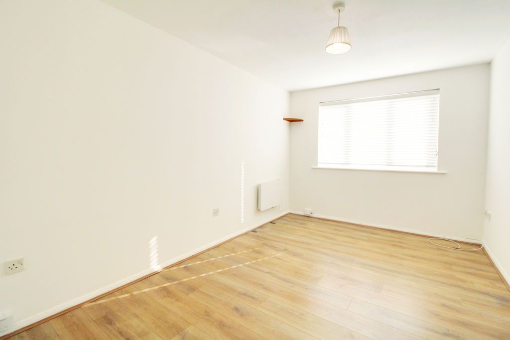 Property photo 3 of 9 Photo 15