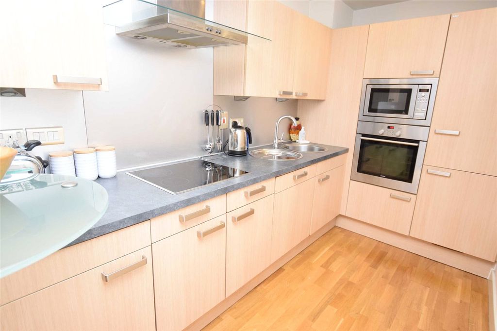 Property photo 2 of 10 Picture No. 03