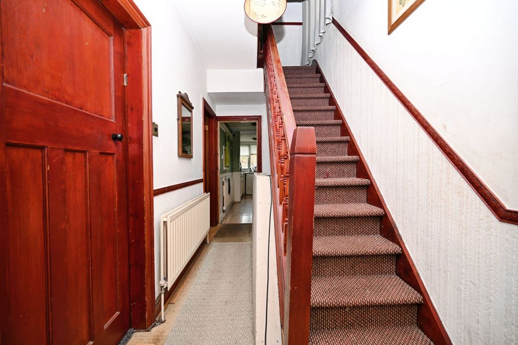 Property photo 2 of 21