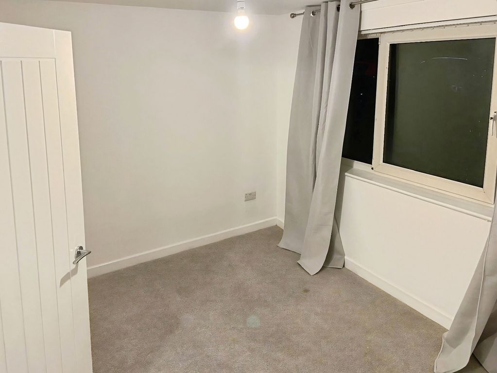 Property photo 3 of 7 Pbox-Img.Jpg