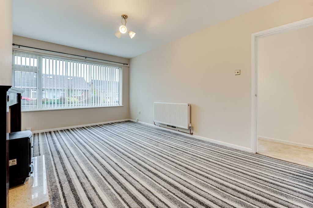 Property photo 2 of 19 15 Isebrook Court, Burton Latimer-3.Jpg