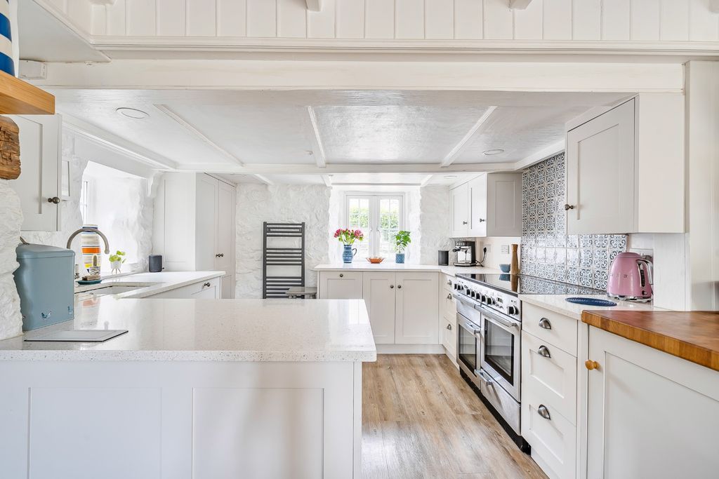 Property photo 3 of 33 4994044