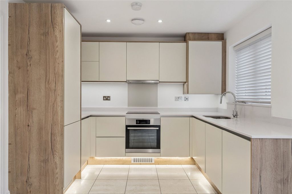 Property photo 2 of 14 Kitchen