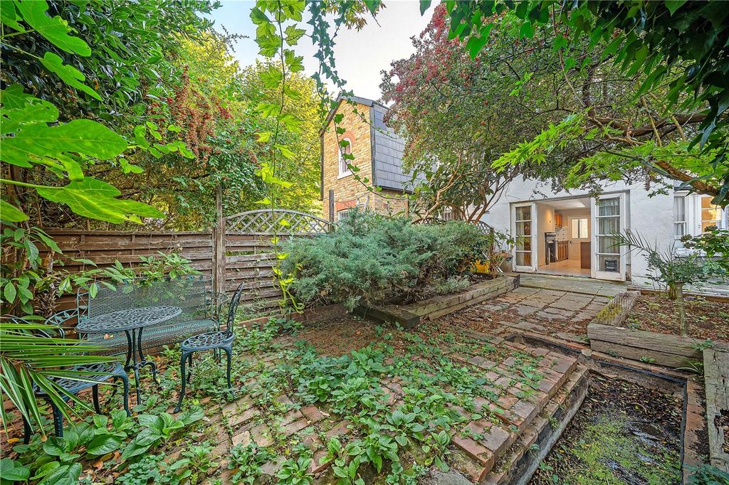 Property photo 2 of 14 Picture No. 15