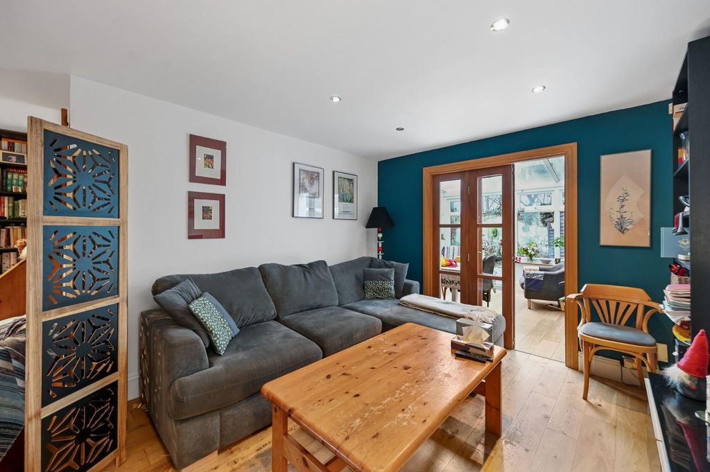 Property photo 3 of 13