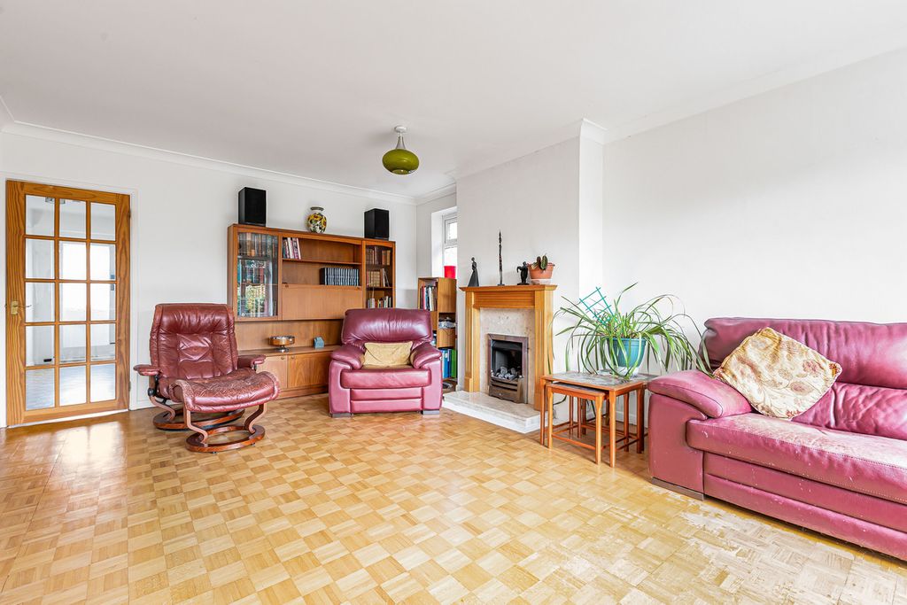 Property photo 3 of 24