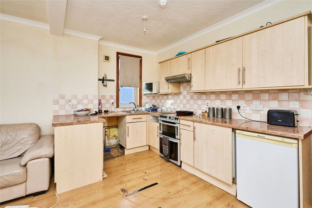 Property photo 3 of 10 Picture No. 12