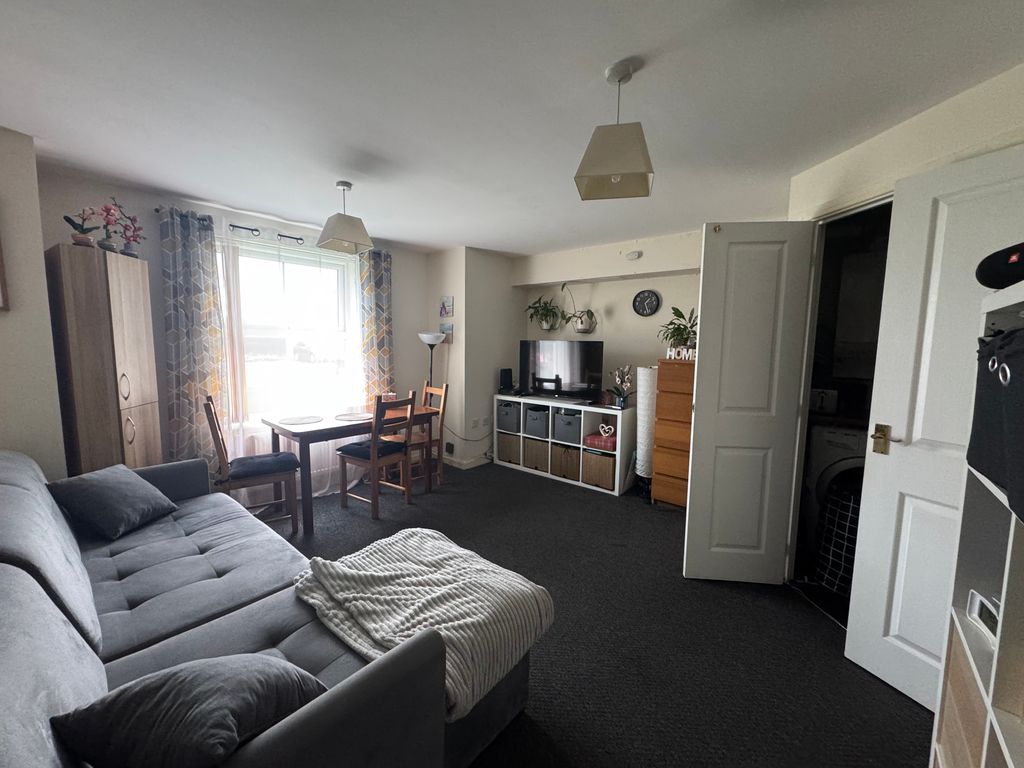 Property photo 3 of 6