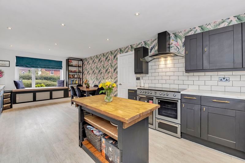 Property photo 2 of 26 Kitchen/Dining Room