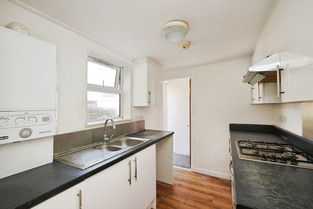 Property photo 3 of 13 Pbox-Img.Jpg