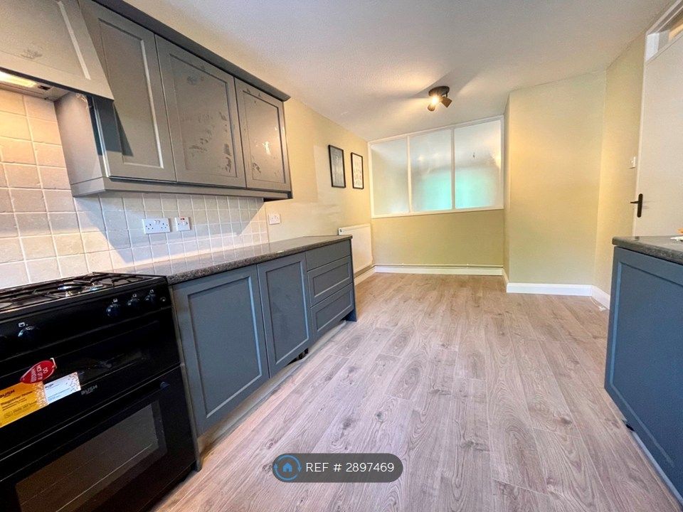 Property photo 3 of 12 Kitchen Diner