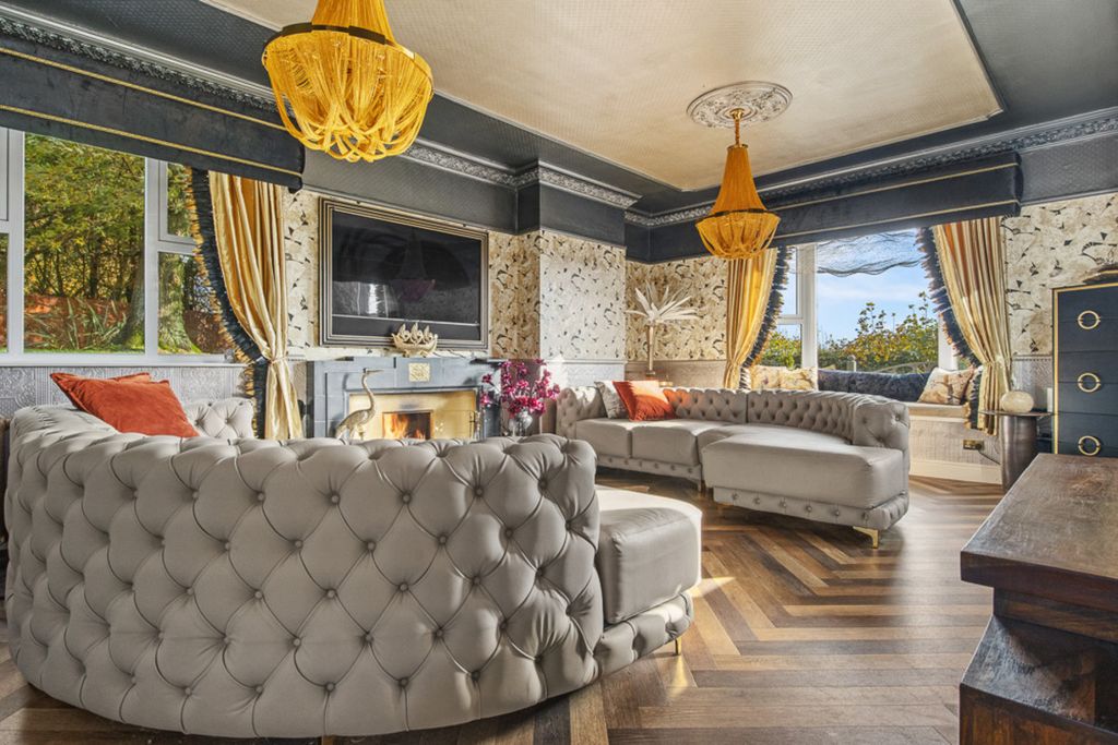 Property photo 2 of 50