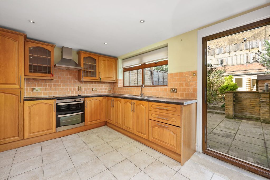 Property photo 2 of 13