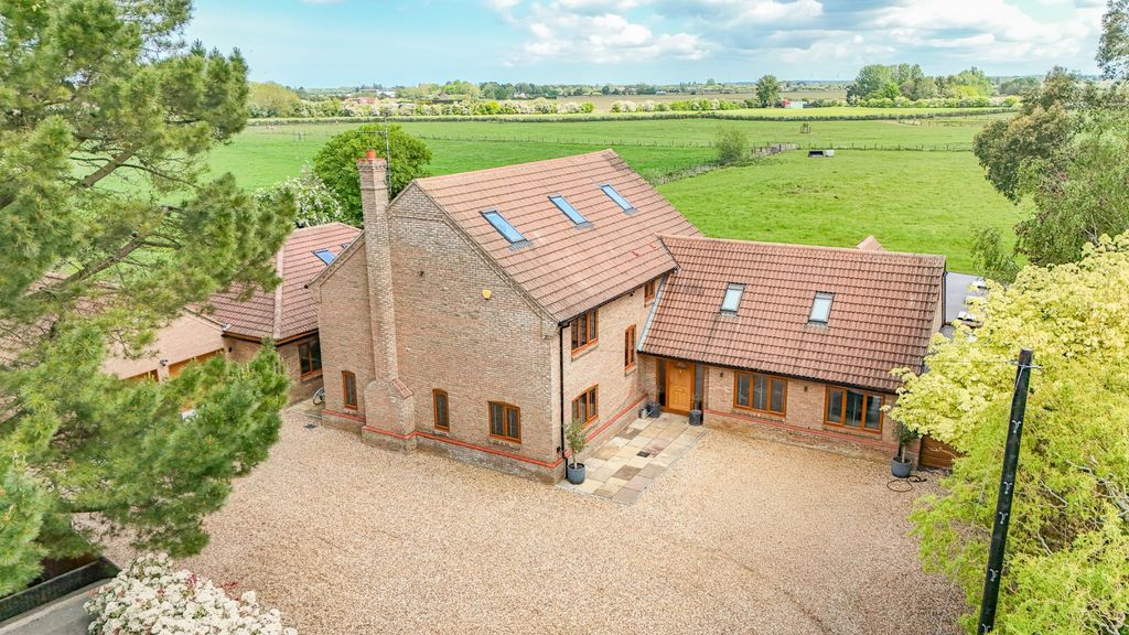 Property photo 1 of 51 5144910