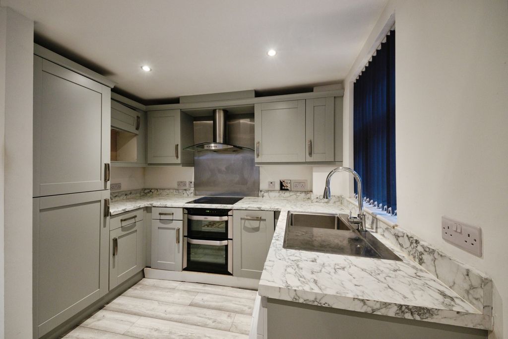 Property photo 3 of 17 Pbox-Img.Jpg