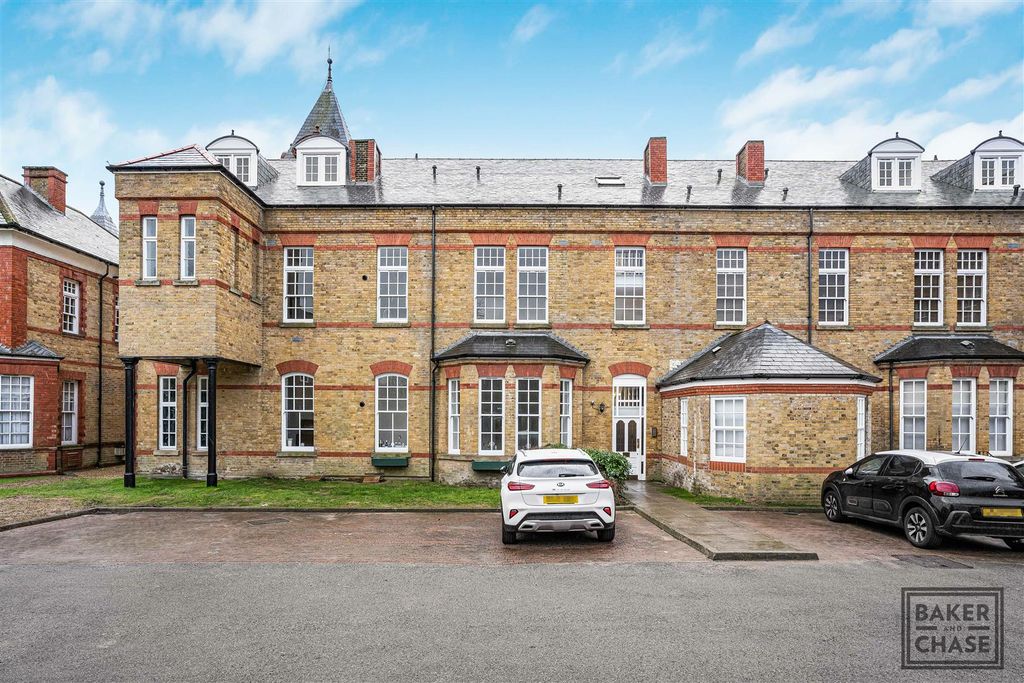 Property photo 2 of 21 Exterior