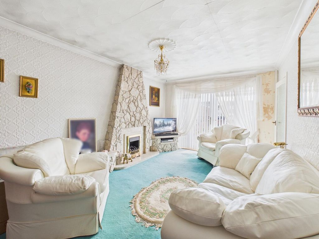 Property photo 3 of 10 Living Room